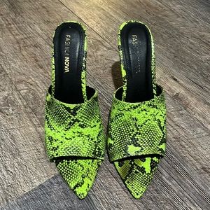 Fashionova snakeskin heels